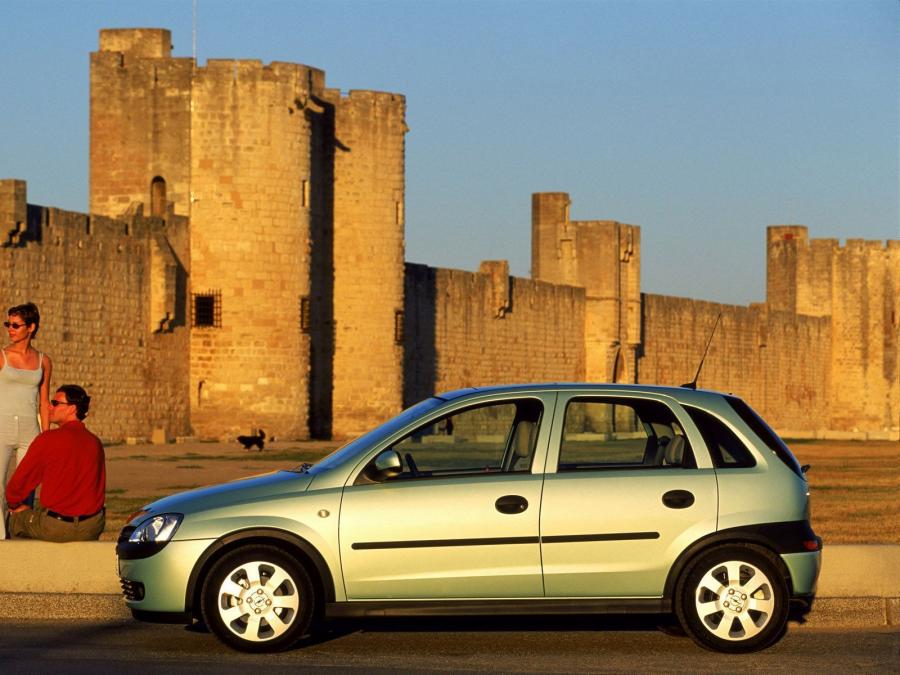  Opel Corsa 5-Door 2000 года  (фото 9 из 20)